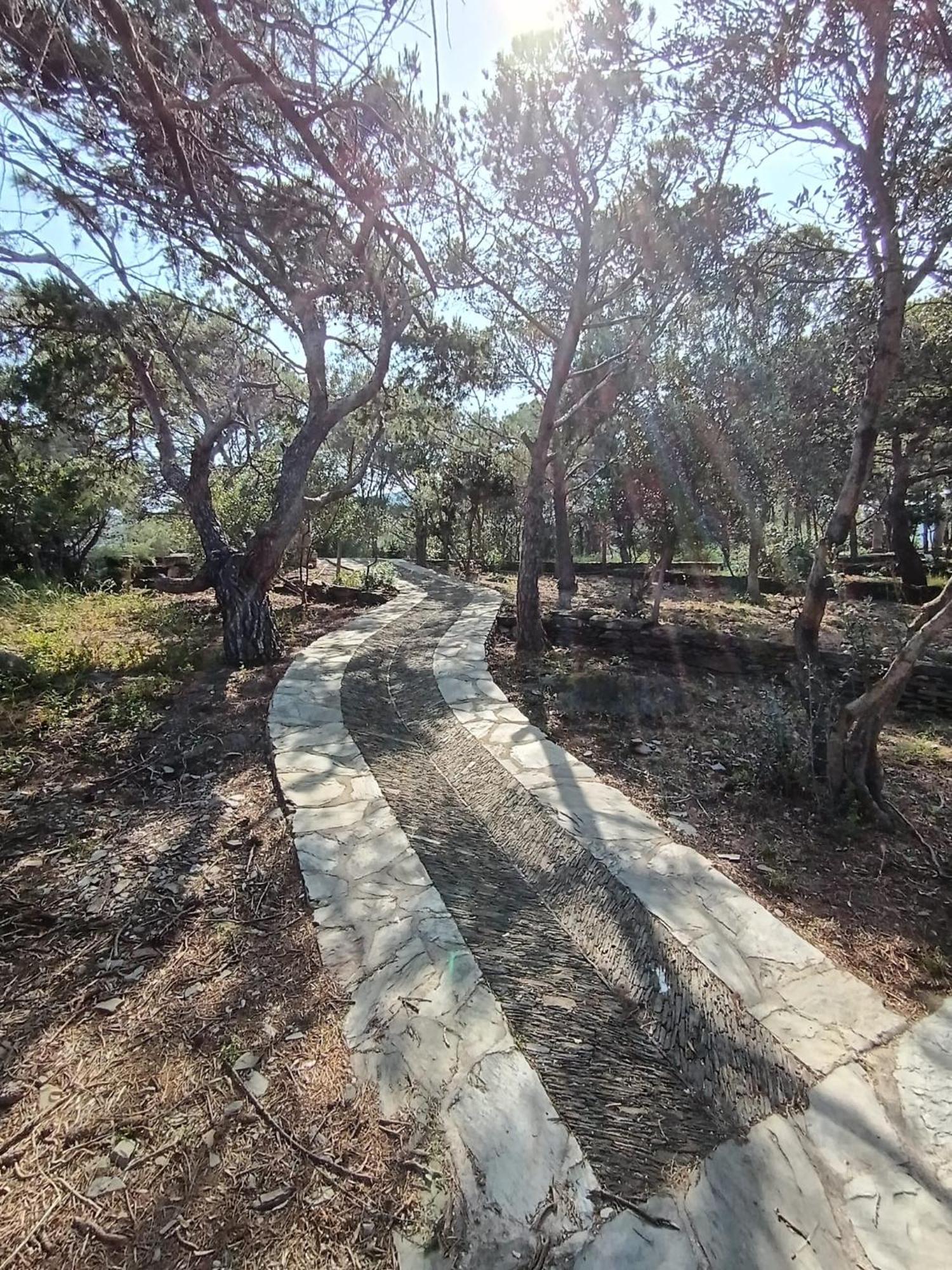 Isla Privada En Cadaques De Ensueno Con 11 Habitaciones Dobles Con Bano Privado Y Piscina Экстерьер фото